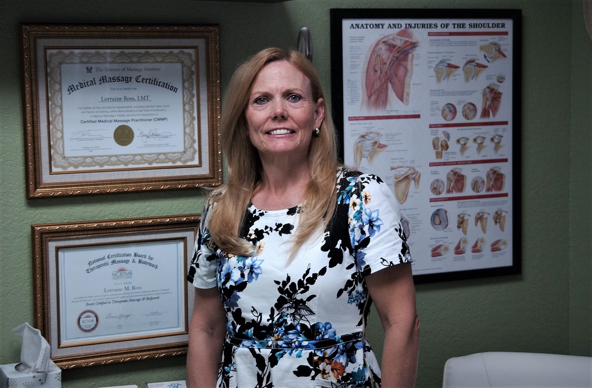 Lorrie with MM certficate Lorrie with MM certficate